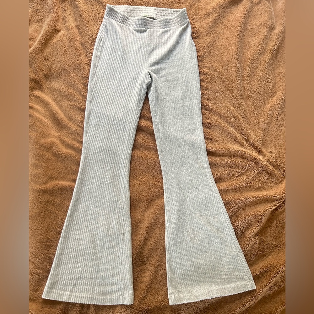 Aerie Gray High Waisted Ribbed Flare Pants
Size S Regular